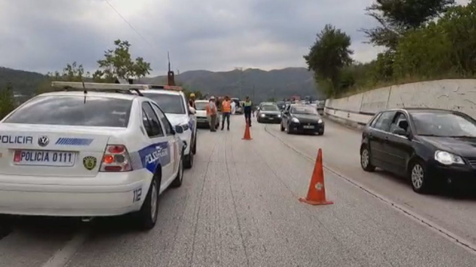 Aksident në Durrës, tre të plagosur