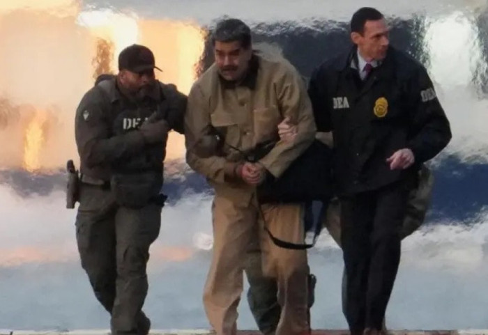 Me pranga në duar i shoqëruar nga DEA, Maduro niset drejt gjykatës
