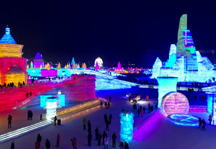 FOTO - Festivali i akullit në Kinë, spektakël dhe ngjyra