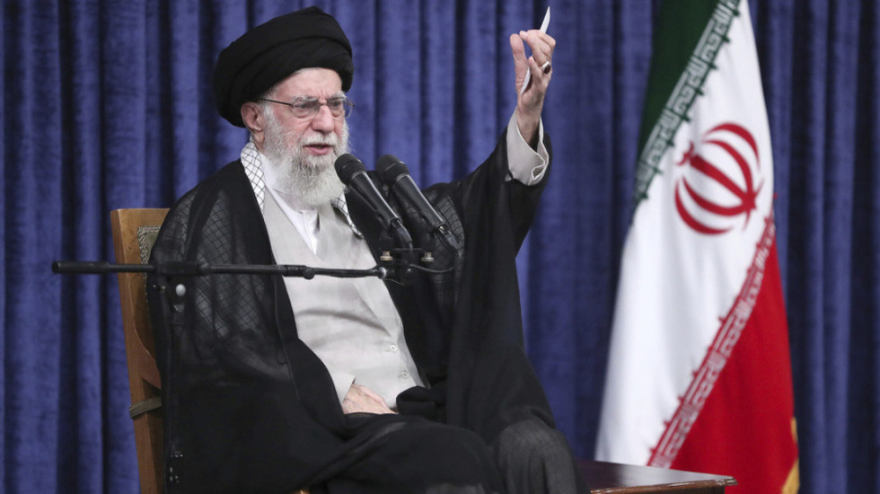 “Thyejani shtyllën kurrizore rebelëve”, Khamenei kërkon ndëshkim për protestat në Iran dhe sulmon Trumpin