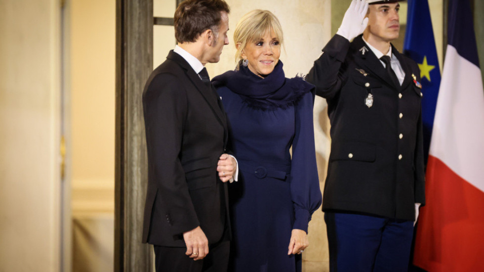 “Gruaja e Presidentit është burrë”, 10 persona shpallen fajtorë për ngacmim ndaj Brigitte Macron