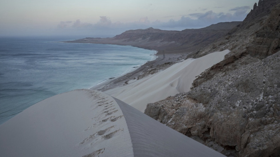 Qindra turistë bllokohen në “parajsën” e Oqeanit Indian