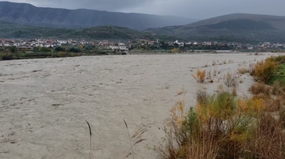 Rënie gurësh dhe inertesh, ARRSH jep detaje për dëmet nga reshjet  e shiut