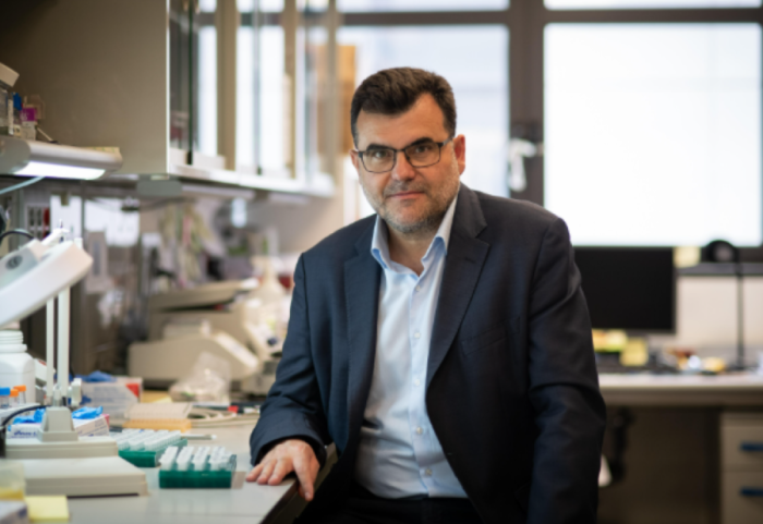 Pastiçieri që ndryshoi shkencën, shpik molekulën që lufton kancerin dhe e shet 7 miliardë dollarë