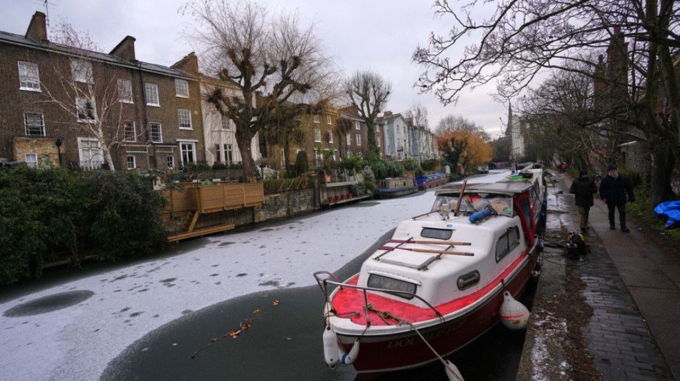 Europa "mbërthyer" nga moti i keq, gjashtë viktima