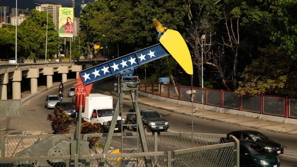 Ministria e Jashtme kineze: Ndal kërcënimeve amerikane për Kubën