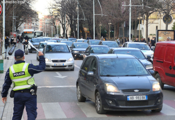 Gjoba pa arsye, pezullohen 4 punonjës policie në Berat