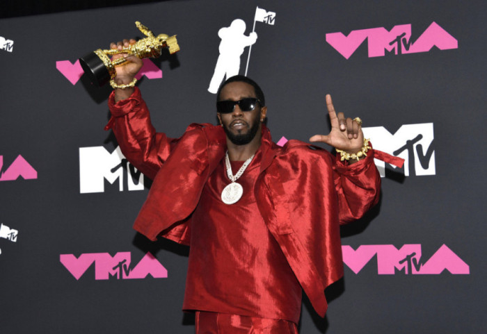 I dënuar për prostitucion, ‘Diddy’ lë pa rroga punonjësit dhe avokatët