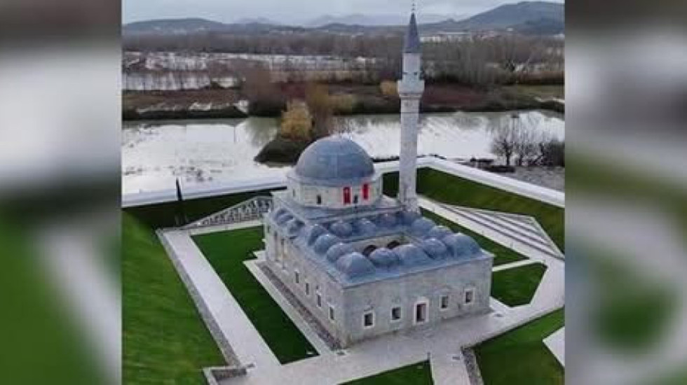 Shkodër, vetëm Xhamia e Plumbit i shpëton përmbytjeve