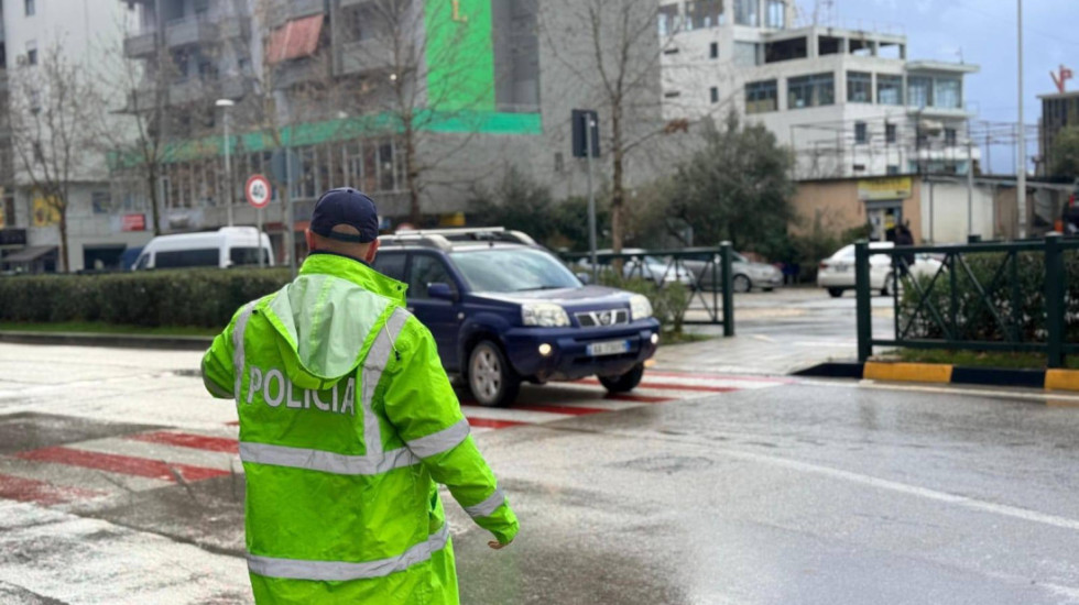 Udhëzimet e drejtorit të ri të policisë: Mos ndaloni njerëzit kot në rrugë, përdorni radarët