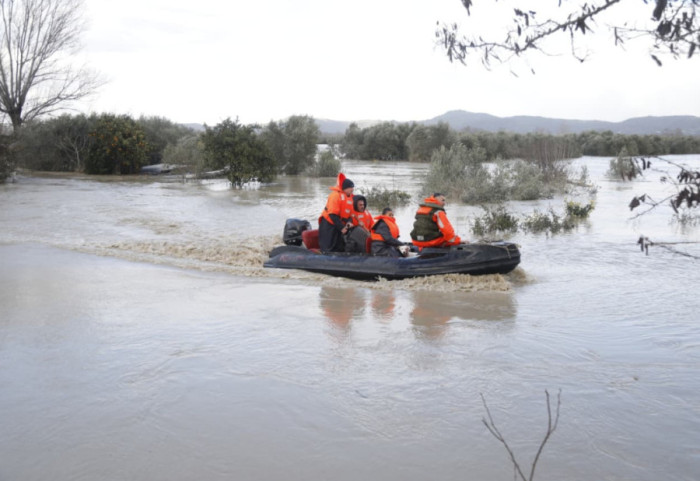 Mijëra hektarë tokë nën ujë, ja si paraqitet situata në vend pas ndryshimit të motit