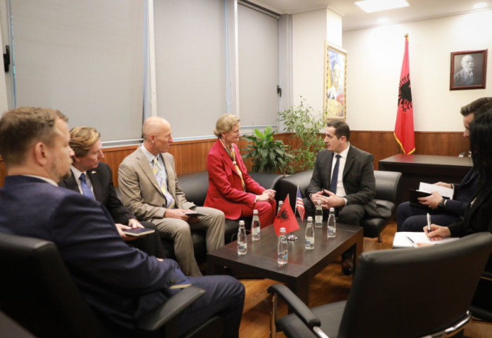 "Do përballemi me kartelet e drogës kudo që ndodhen", Van Horn takim me Brahon dhe Ketën