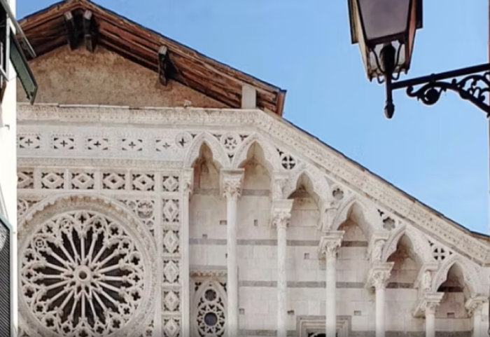 Pesë vjedhje në harkun e katër muajve, kisha mbyll dyert për besimtarët: Është përdhosur!