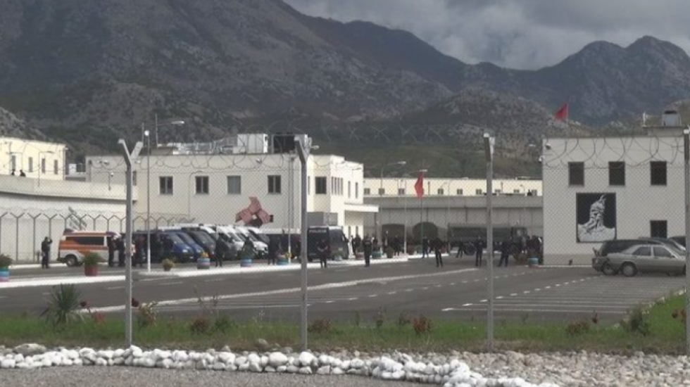 Incident i rëndë në burgun e Reçit, përplasen fizikisht dy të dënuarit e rrezikshëm