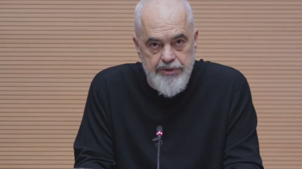 Përmbytjet, Rama në Komitetin e Emergjencave: Shiu nuk ndalet me shpifje as me protesta