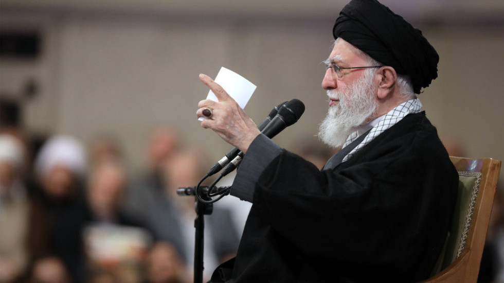 “Protestuesit sabotatorë”, Khamenei sulmon Trumpin: Arrogant, merru me problemet e vendit tënd