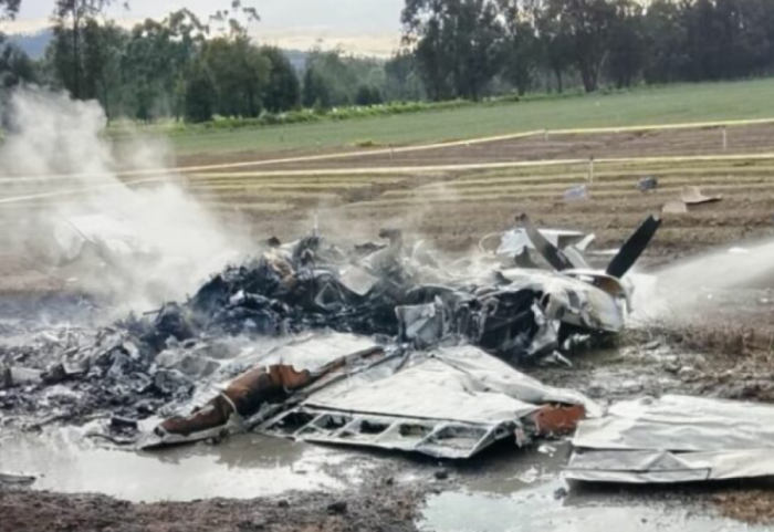 Avioni shpërthen në flakë në Kolumbi, mes viktimave dhe këngëtari i njohur