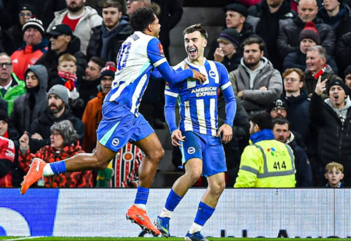 Brajan Gruda dhuron show në Manchester, gol dhe asist kundër United