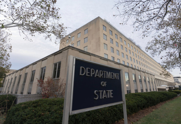 Departamenti i Shtetit: Trump revokon 100 mijë viza në një vit rekord