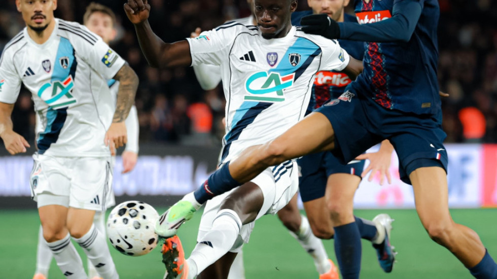 Tronditet Parisi, 48 vjet pritje për një fitore në derbi