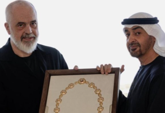Kryeministri Rama merr “medalje ari” në Abu Dhabi