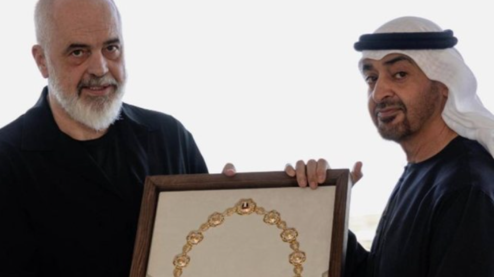 Kryeministri Rama merr “medalje ari” në Abu Dhabi