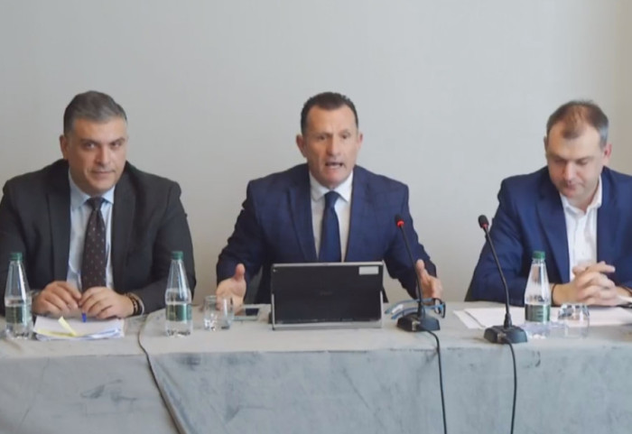 Ilir Meta tregon pasurinë e tij, avokati: Po qëndron në kushte jashtë standardeve ligjore