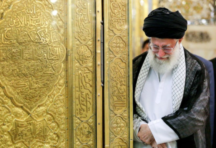 Khamenei me plan arratisje, regjimi iranian konverton paratë në kripto dhe po zhvendos arin drejt Moskës