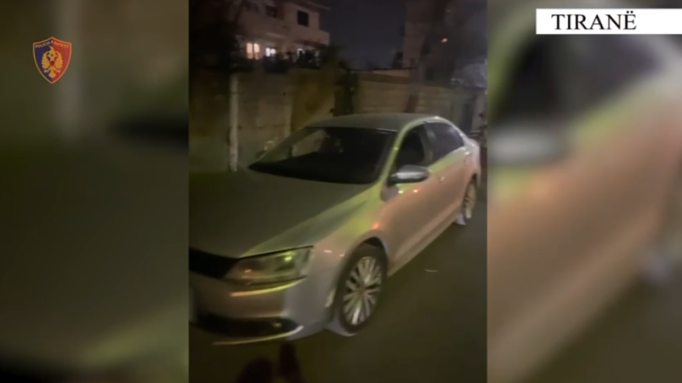 Mashtron rojen e parkingut, 18-vjeçari merr makinën