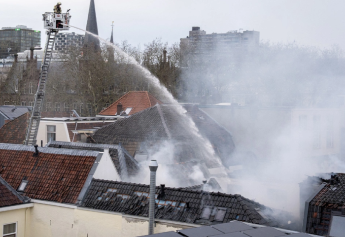 Tronditet Hollanda, shpërthime të fuqishme në qendër të Utrecht, raportohet për 10 të plagosur