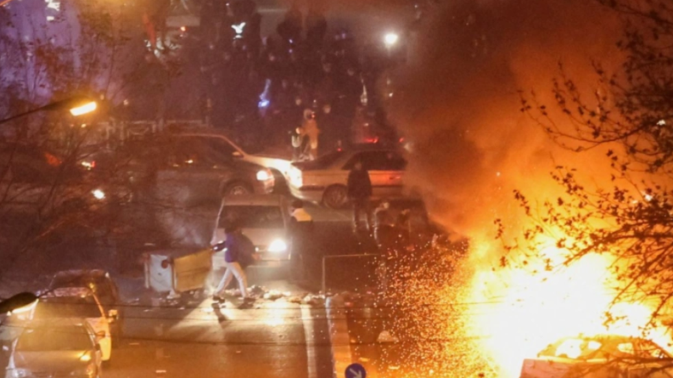 Pazar me vdekjen në Iran, regjimi kërkon deri në 7.000 dollarë për të nxjerrë trupat nga morgu