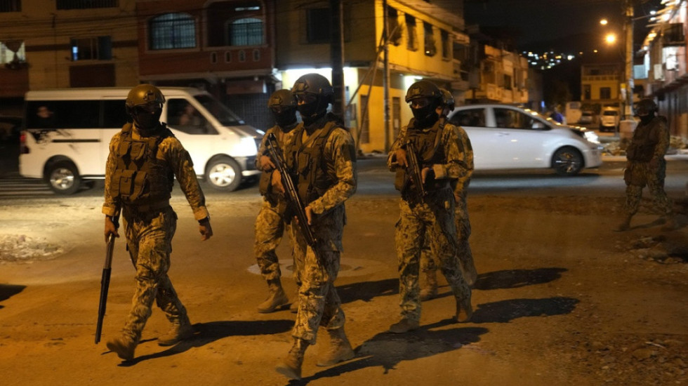 “Burgu ose ferri për trafikantët”, Ekuadori nxjerr 10.000 ushtarë për të luftuar kartelet e drogës