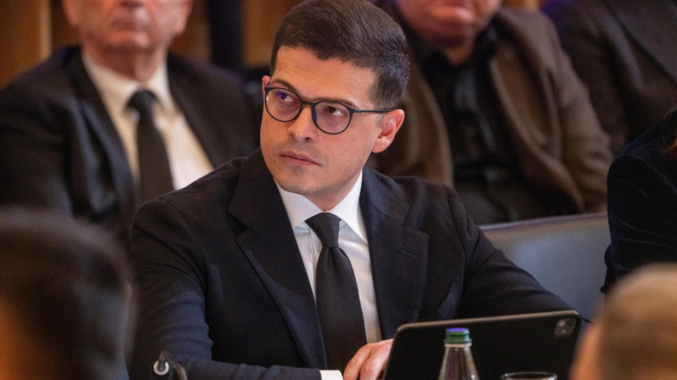 "Paqja dhe siguria nuk janë të mirëqëna", Vengu: Rrisim trupat e Forcave të Armatosura