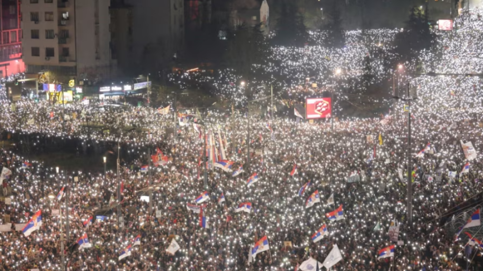 Brukseli i kërkon Serbisë të hetojë pretendimet për përdorimin e topit zanor në protesta