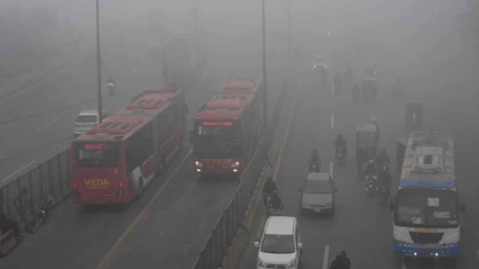 Mjegulla shkakton aksidente të rënda në Pakistan, të paktën 24 viktima