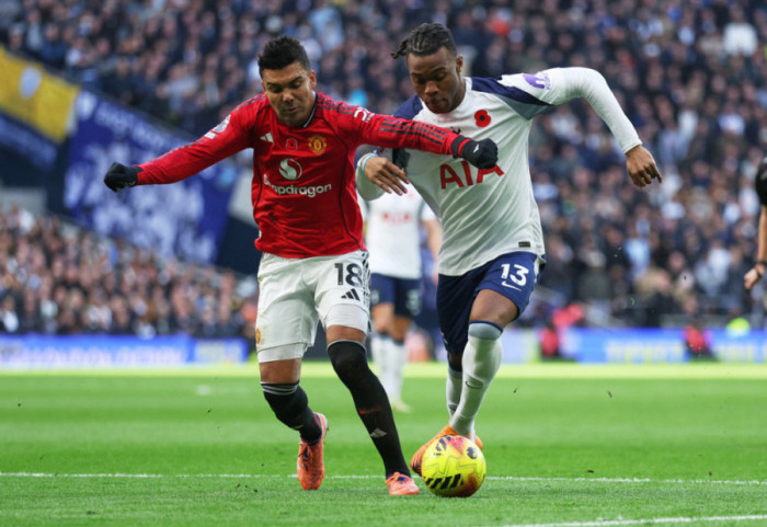 “Kishte mbetur vetëm një varëse rrobash e një shishe uji!” Futbollistit italian i vjedhin makinën në Angli