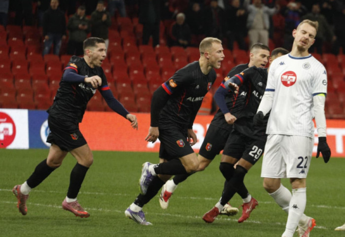 Vllaznia triumfon në kryeqytet ndaj Dinamos