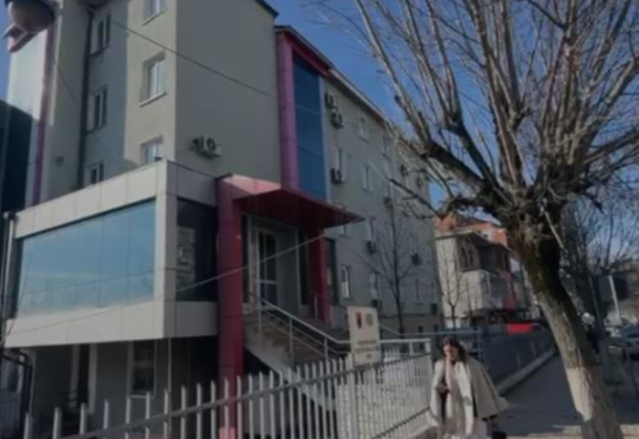 Gjykata e Dibrës lë në burg binjakët e dyshuar për vrasje