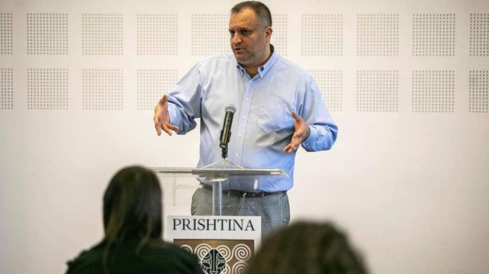 Nën akuzë për mosdeklarim pasurie, Shpend Ahmeti del para gjykatës