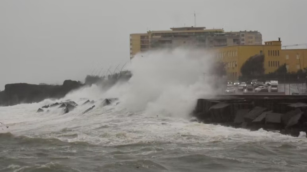 Moti i keq në Itali, vetëm në Siçili 1 miliardë euro dëme