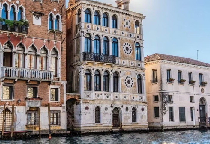 Shitet “Pallati i mallkuar” i Venecias, vend i fatkeqësive dhe tragjedive