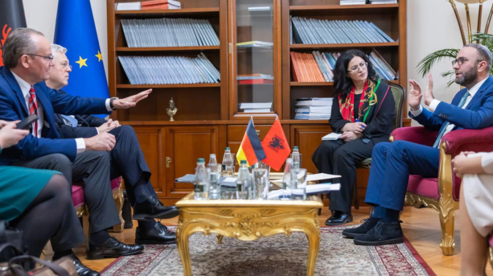 Bardhi takon ministrin gjerman për Europën: Garantimi i zgjedhjeve të lira, jetike për Shqipërinë