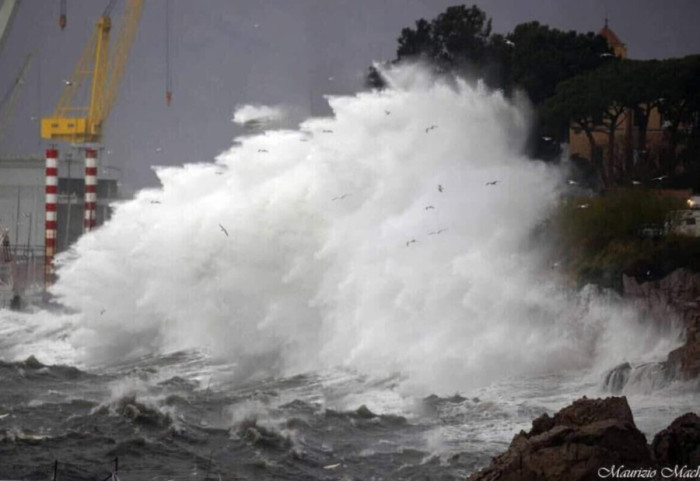 Gjashtëmbëdhjetë metër e lartë, dallga më e madhe e regjistruar ndonjëherë në Mesdhe