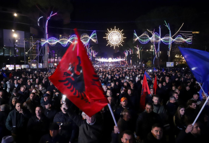 “Ora e opozitës”, thirrja e Sali Berishës: Vërshim i papërmbajtur drejt Tiranës