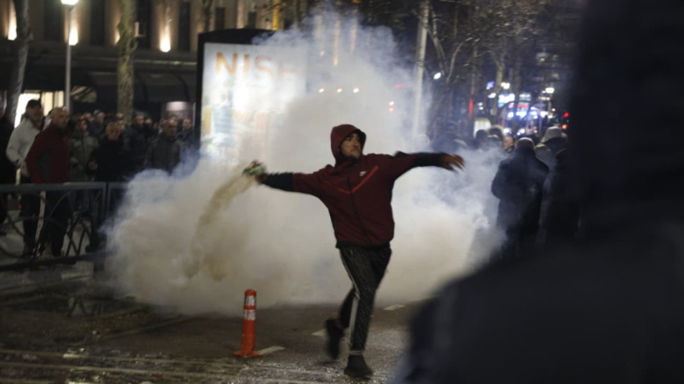 Policia reagon për protestën: Janë shoqëruar 23 persona, një i mitur iu dorëzua familjarëve