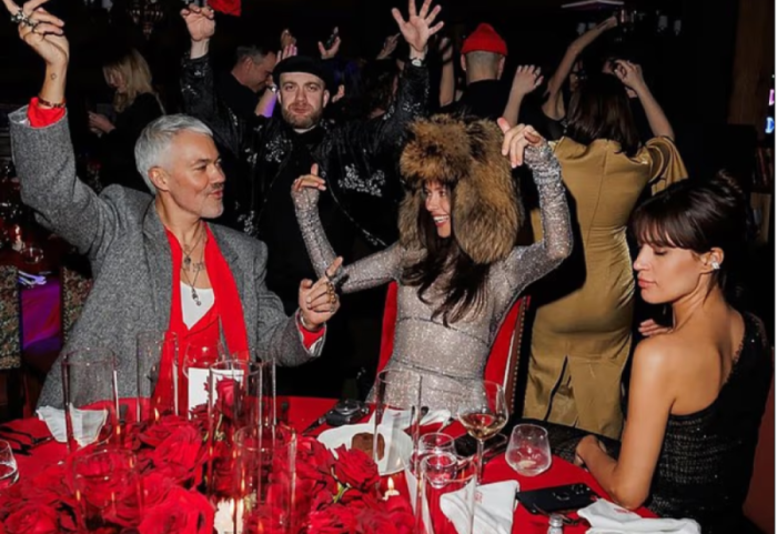 Elita ruse feston mes luksit në alpet e Francës, shpërthen zemërimi në Moskë