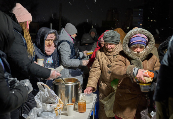 Në 5 ditë qytetarët në Çeki mbledhin mbi 6 mln dollarë për t’i blerë gjeneratorë ukrainasve