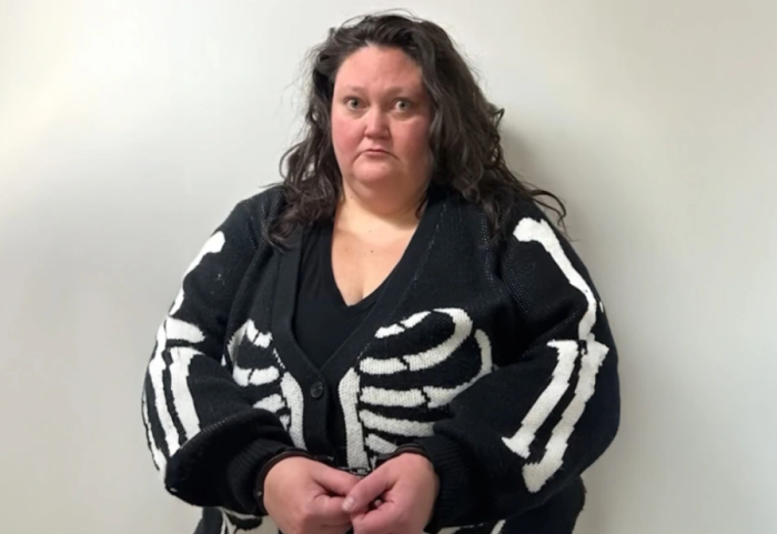 U bëri thirrje amerikanëve në Tik Tok për të vrarë Presidentin Trump, arrestohet 39-vjeçarja