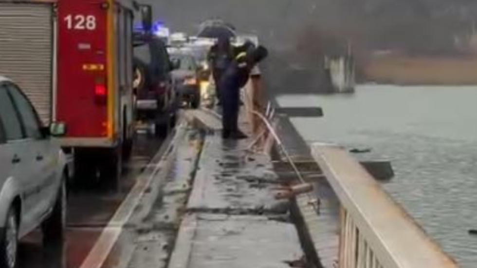 Makina bie në liqenin e Vaut të Dejës, plagosen tre persona