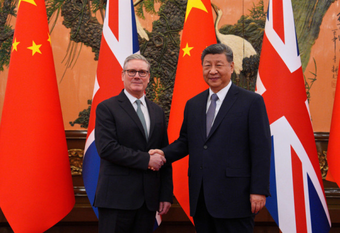 Diplomaci me top futbolli, Starmer përdor humbjen e Arsenalit për 't'i vjedhur' zemrën Xi-së